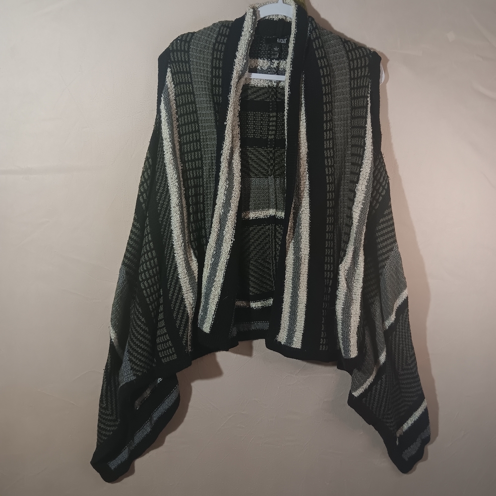 a.n.a 🦋 Black and Gray Patterned Poncho
